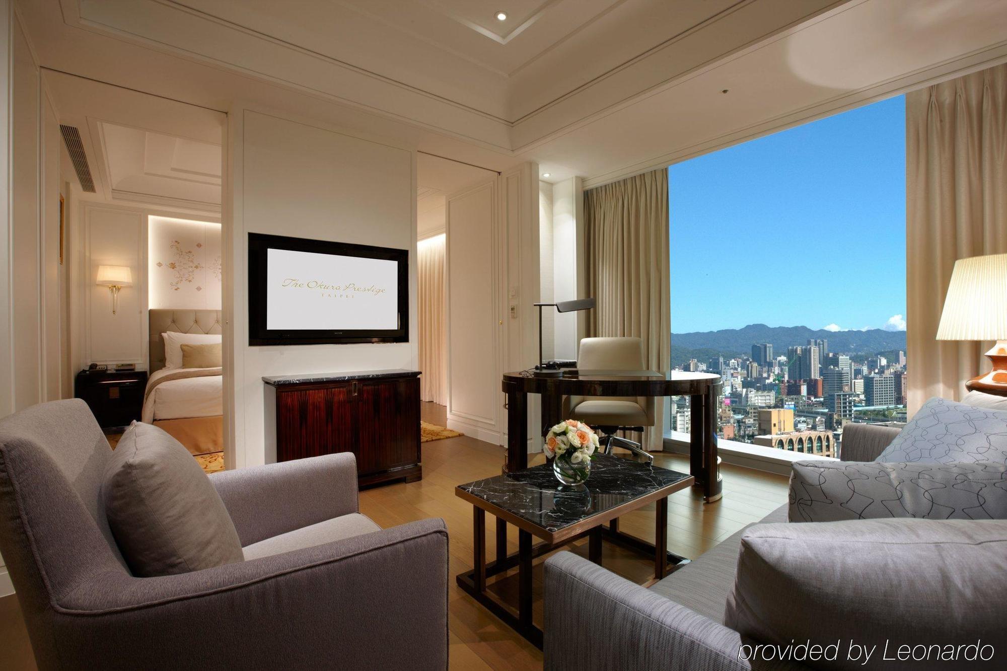 The Okura Prestige Taipei Hotell Eksteriør bilde Suite at The Mira Hong Kong