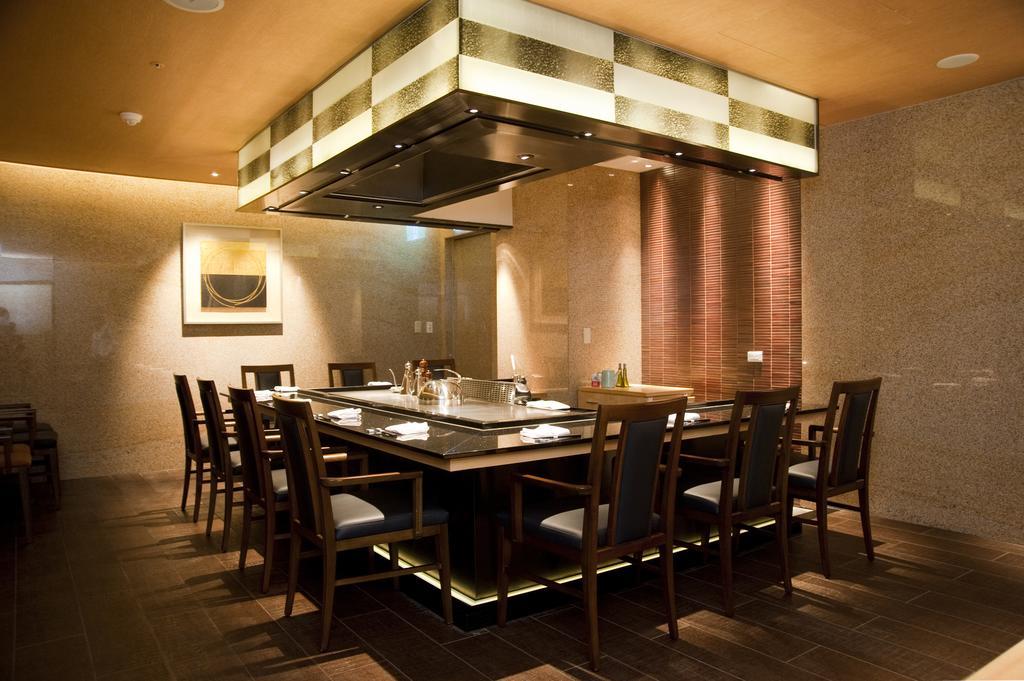 The Okura Prestige Taipei Hotell Eksteriør bilde A restaurant in the hotel