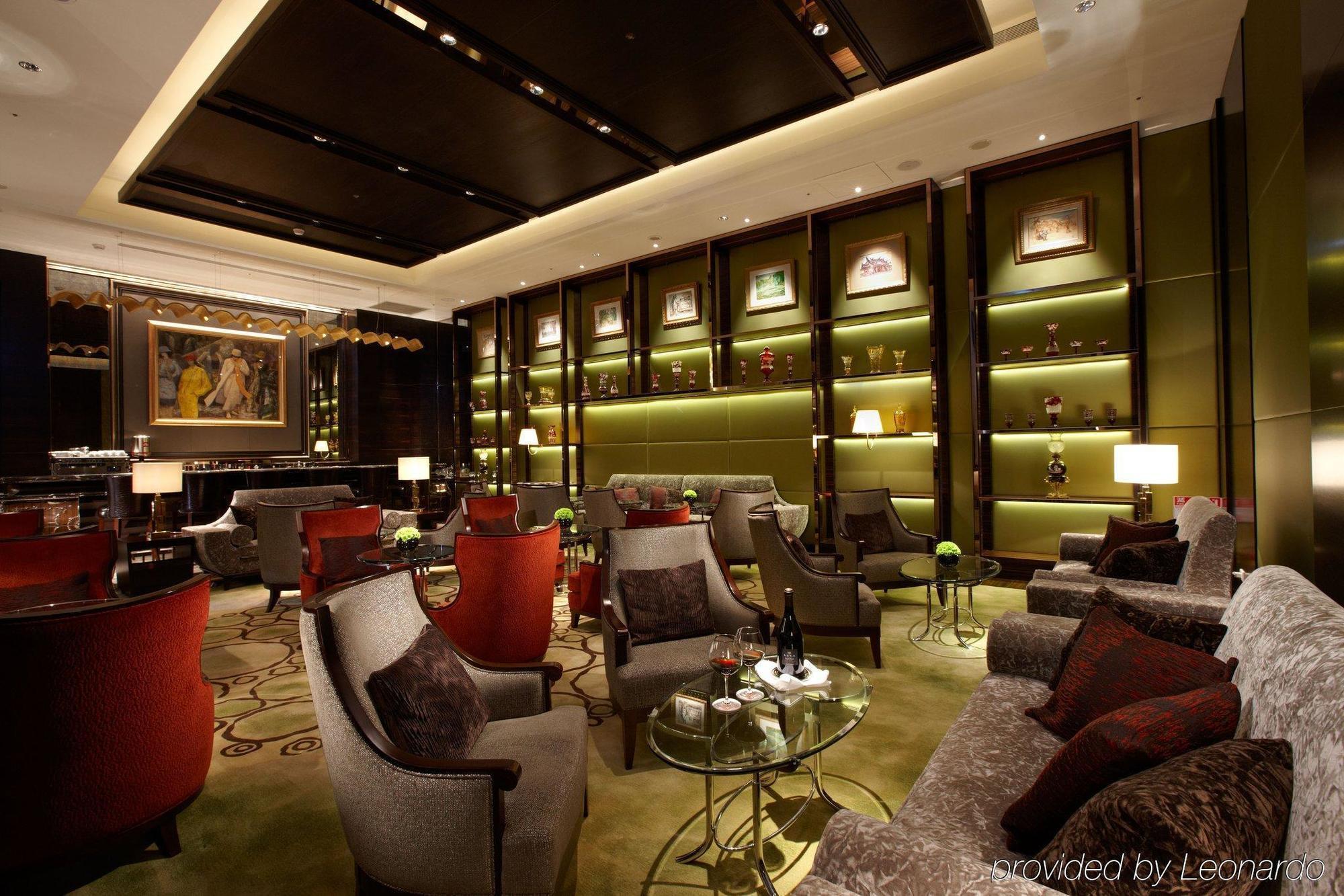 The Okura Prestige Taipei Hotell Eksteriør bilde The Lounge at the airport
