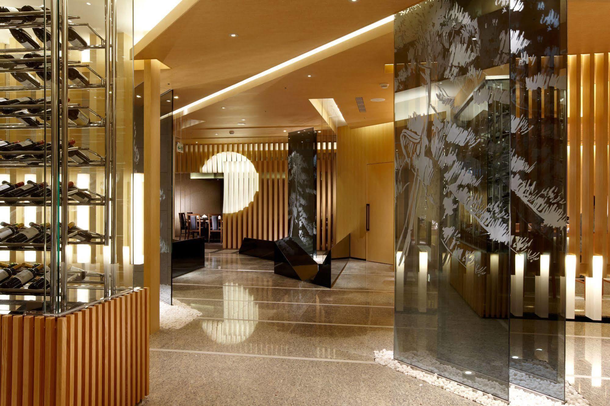 The Okura Prestige Taipei Hotell Eksteriør bilde The lobby of the hotel