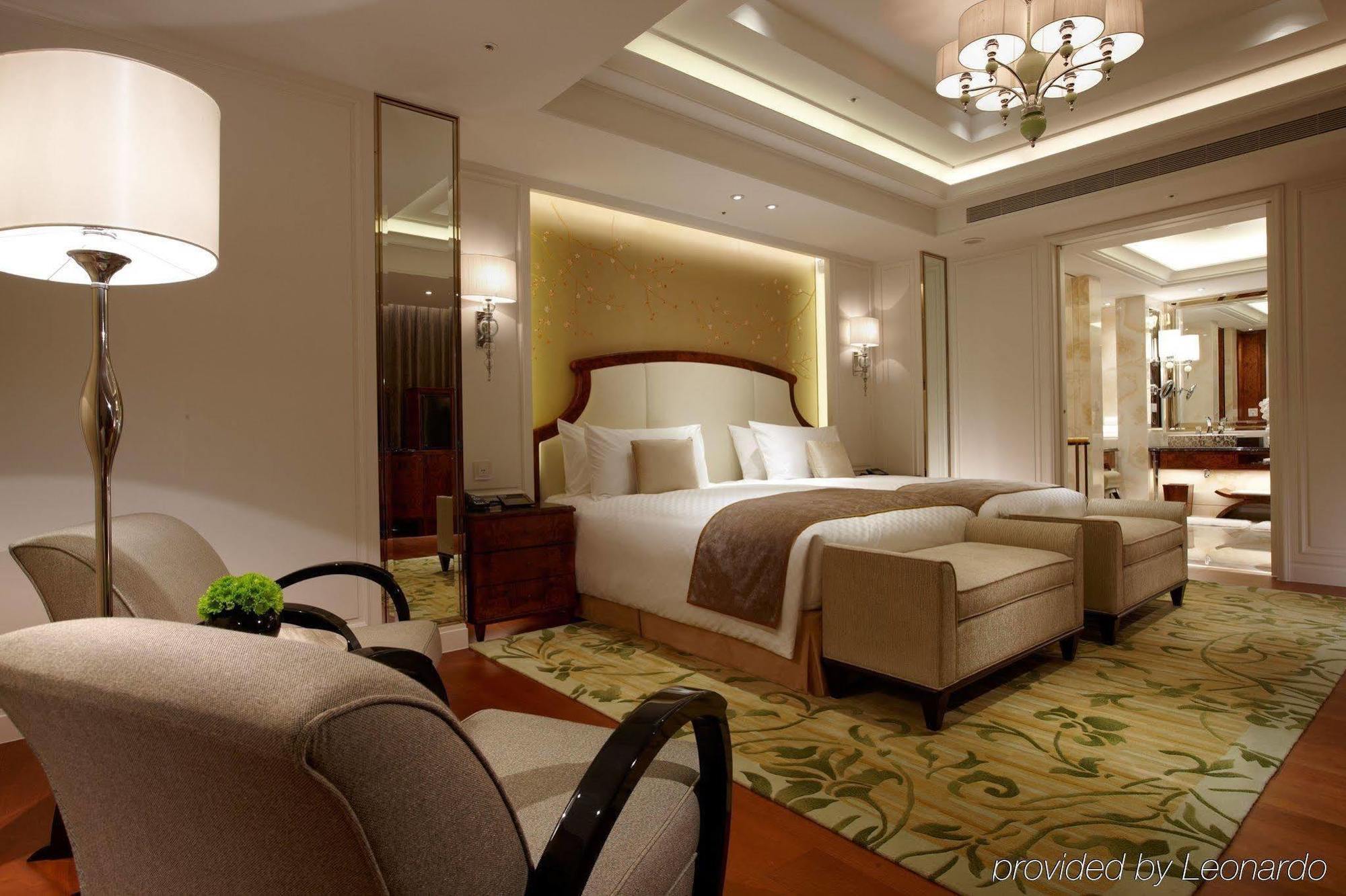 The Okura Prestige Taipei Hotell Eksteriør bilde A bedroom at the hotel